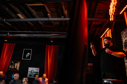 Stand Up Club