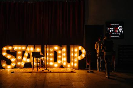 Stand Up Club