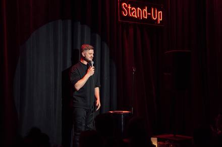 Stand Up Club