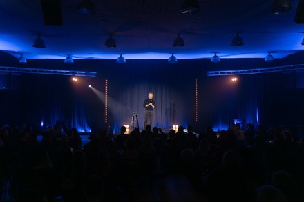 Stand Up Club